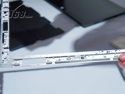 经典触控之作 全面解析Microsoft Surface RT黑色键盘保护套与32GB WIFI平板电脑